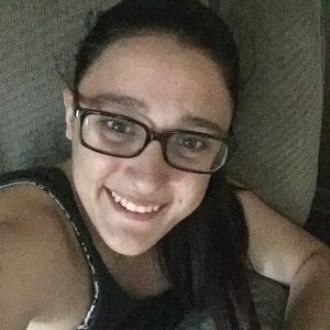 Meet your Posher, Alexis